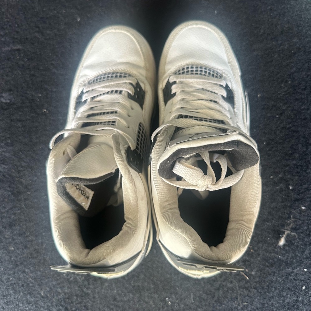 Nike White and Black Women's Sneakers